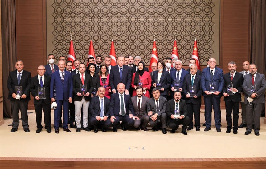 أردوغان يثني على الصحافة الحرة وتضحيات الصحفيين في سبيل الوطن