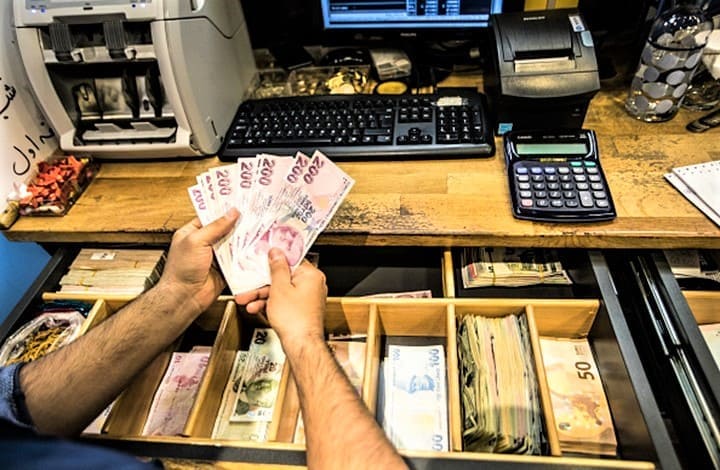 البنك المركزي يخفض سعر الفائدة في تركيا