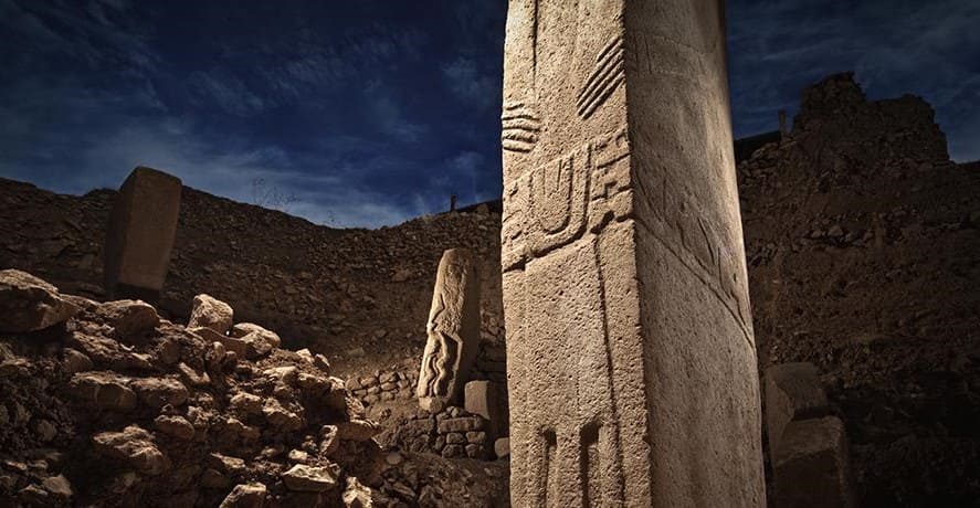 تركيا تهدي الأمم المتحدة نسخة مصغرة من مسلة أثرية فريدة