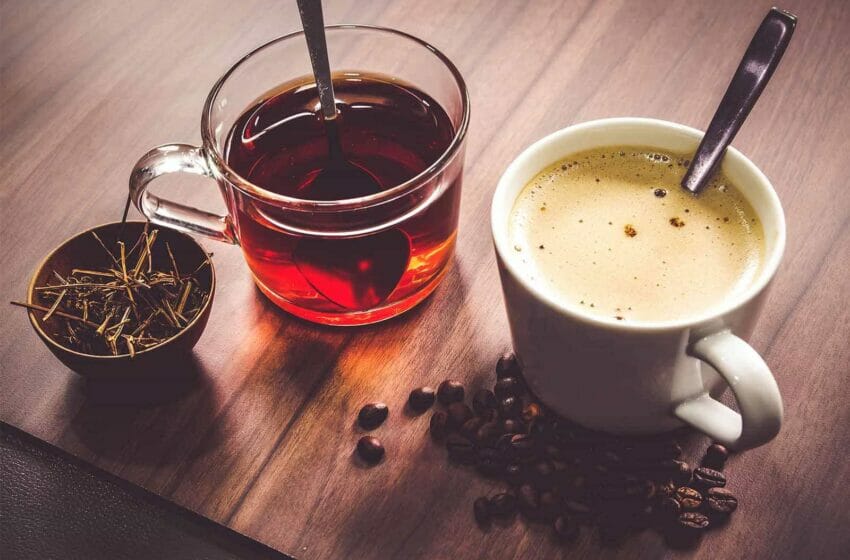 ما فوائد تناول الشاي والقهوة يومياً؟
