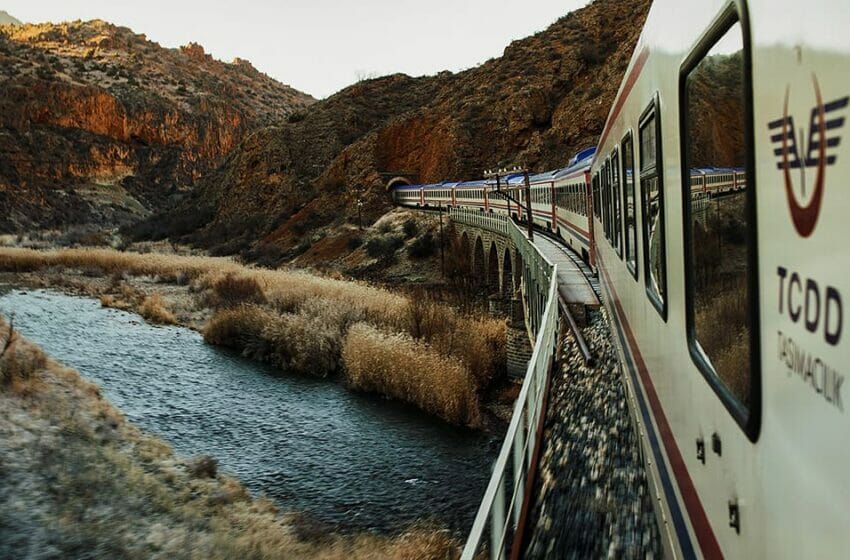 قطار الشرق السريع في تركيا يستأنف رحلاته 2021
