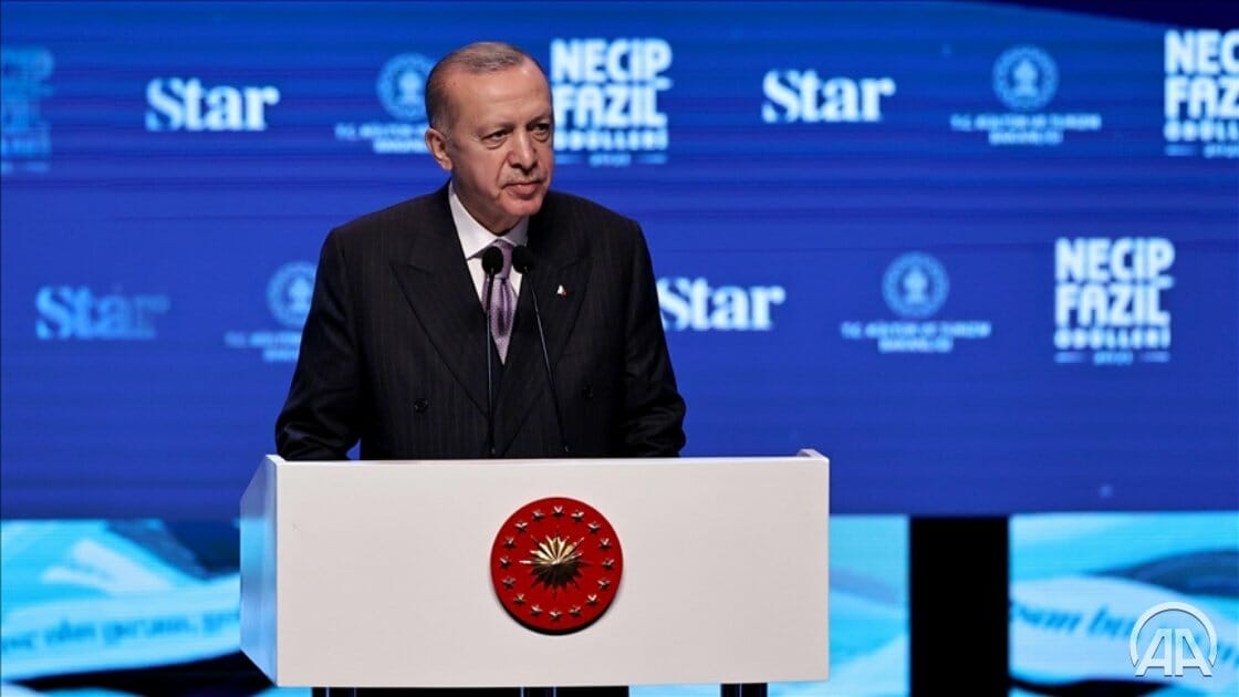 أردوغان.. في حفل جائزة نجيب فاضل