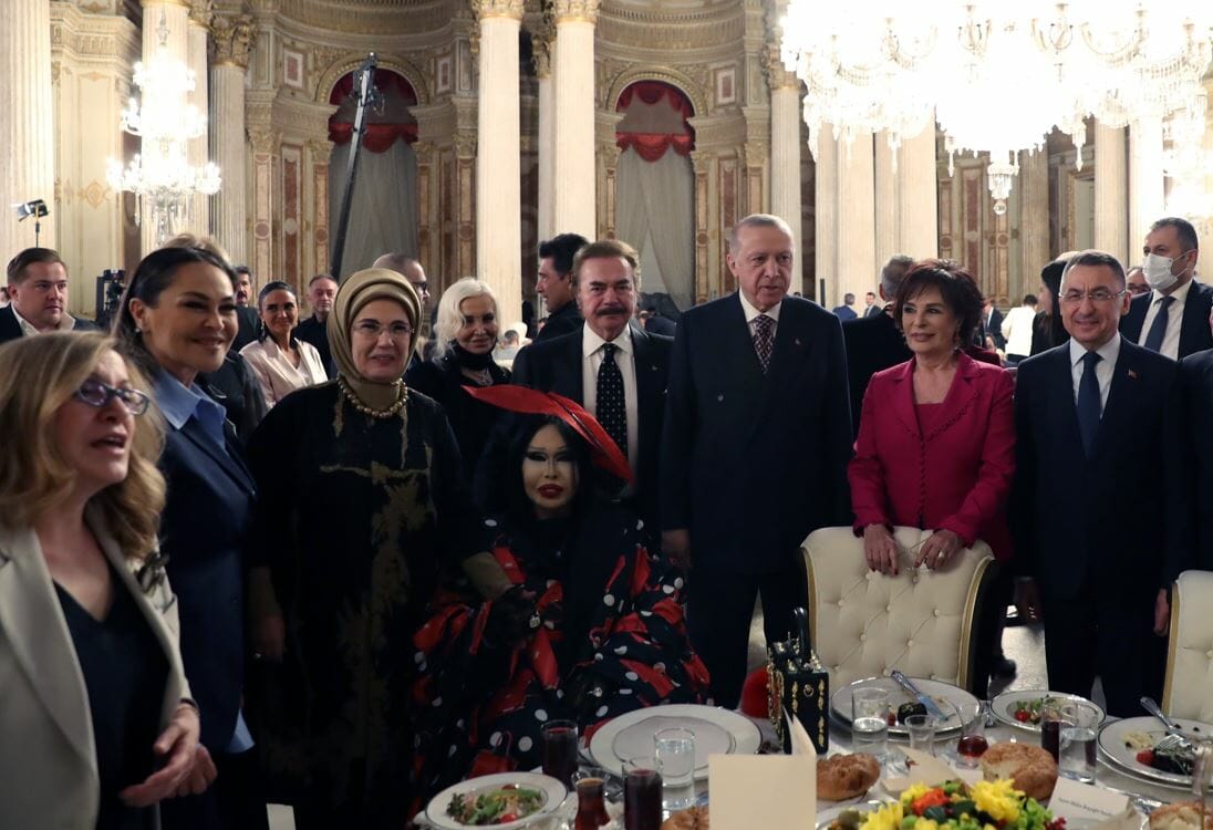 أردوغان مع فنانين أتراك