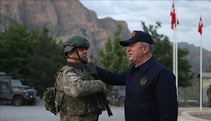 خلوصي أكار وزير الدفاع التركي