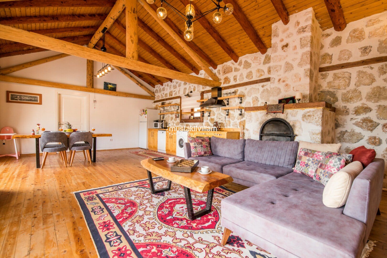 البيوت التركية الحجرية الريفية بين حداثة الحاضر والماضي