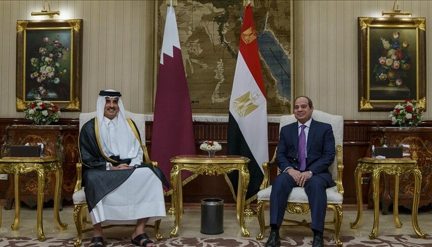  أمير قطر يصل مصر في أول زيارة له منذ 2015