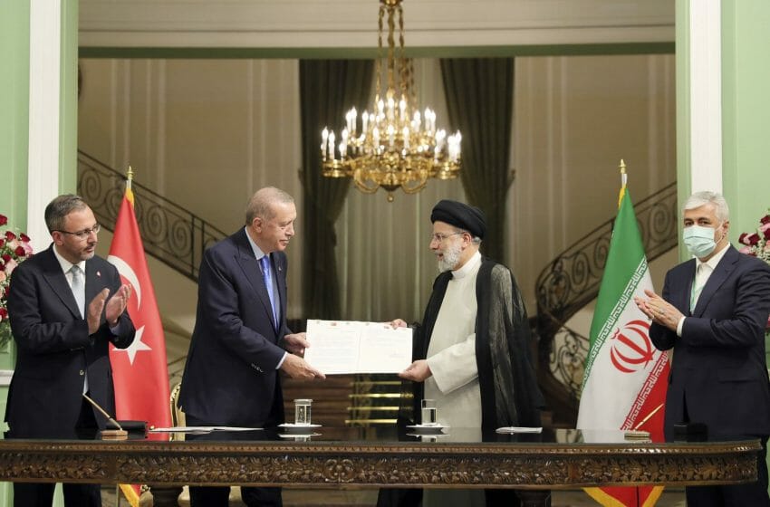  العلاقات التركية الإيرانية.. توقيع 8 اتفاقيات ثنائية