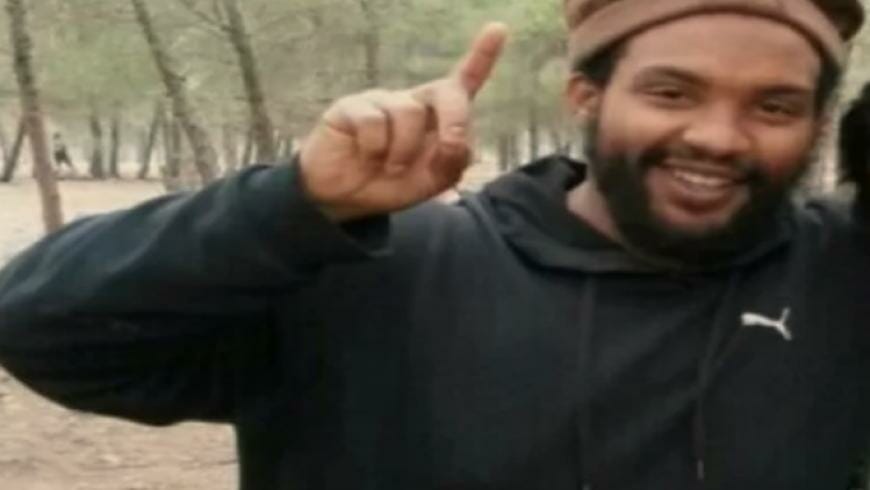 ديفيس - عضو خلية البيتلز