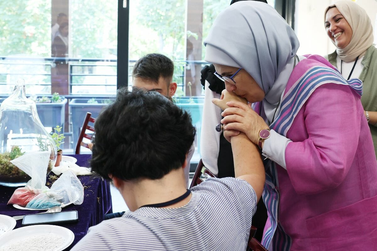 أمينة أردوغان تفتتح أول مركز تدريب لذوي الإعاقة في تركيا2