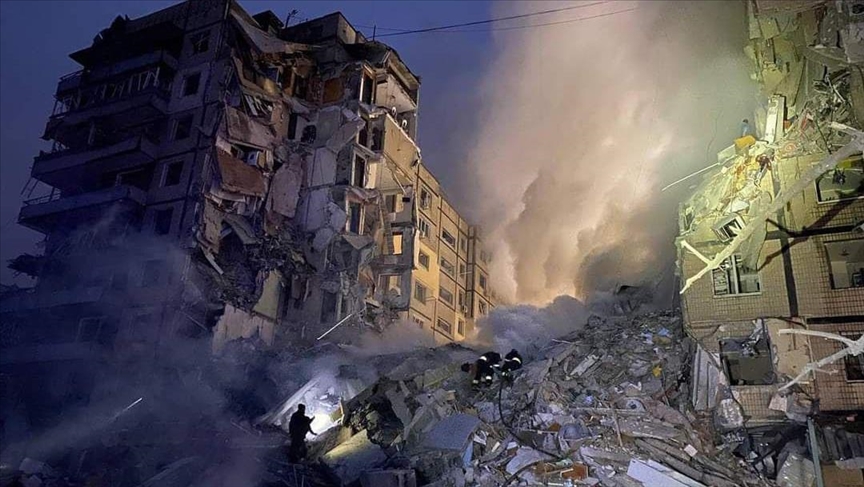 14 قتيلا و37 مصابا إثر ستهداف مبني سكني شرقي أوكرانيا