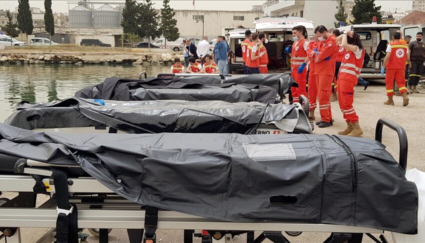  الجيش اللبناني يعلن مصرع شخصين وإنقاذ 232 إثر غرق قارب هجرة