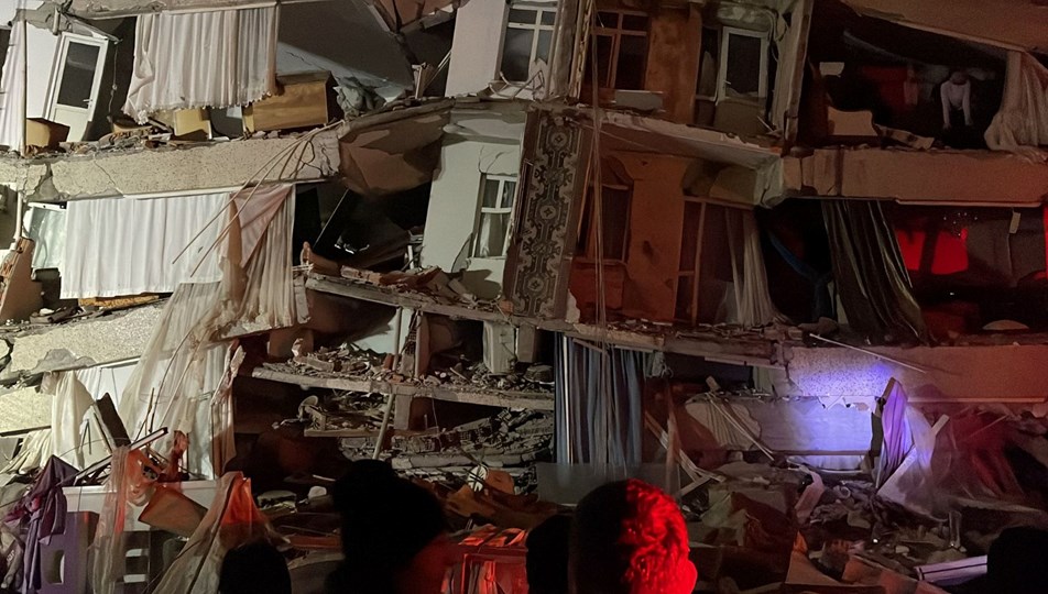تضامن دولي وعربي لمساعدة المتضررين من زلزال تركيا
