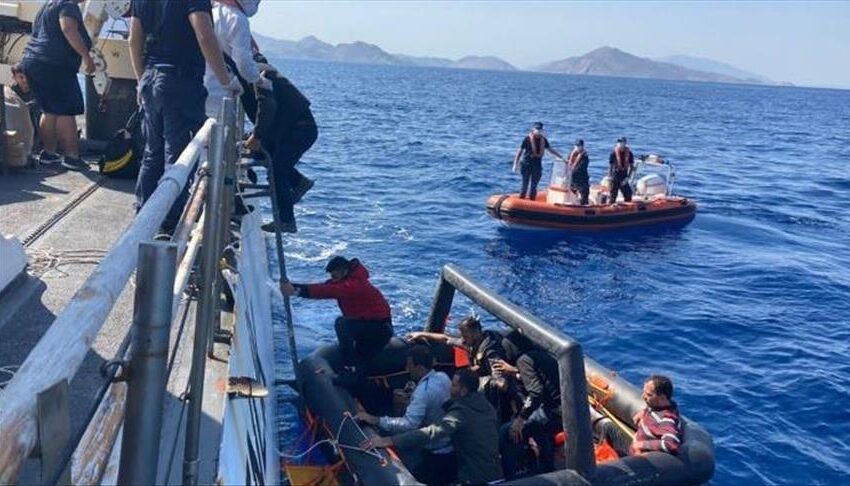 خفر السواحل التركية تنقذ 45 مهاجرا غير نظامي قبالة سواحل إزمير