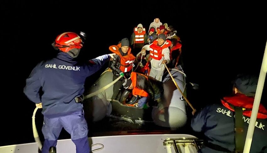 خفر السواحل التركي ينقذ 120 مهاجرا صدتهم اليونان