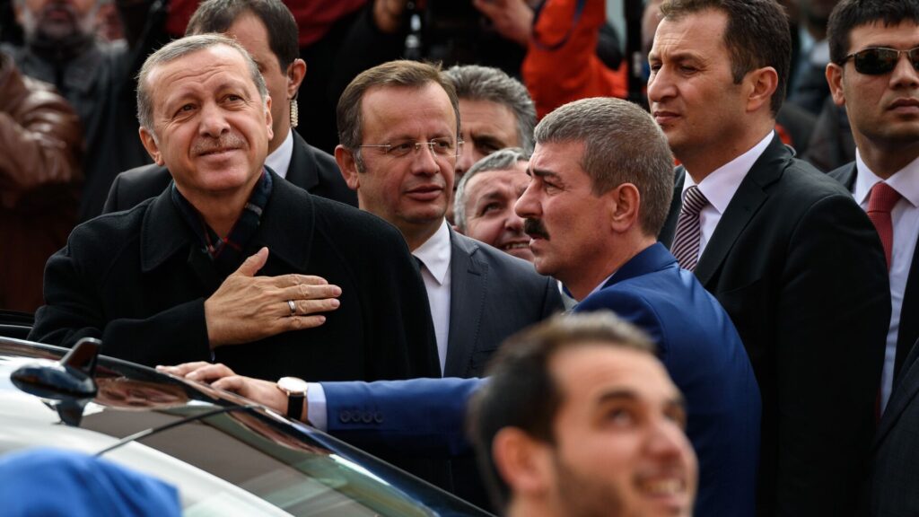 أردوغان.. مؤسس حزب العدالة والتنمية ومسيرة حافلة بالانتصارات الانتخابية والنجاحات
