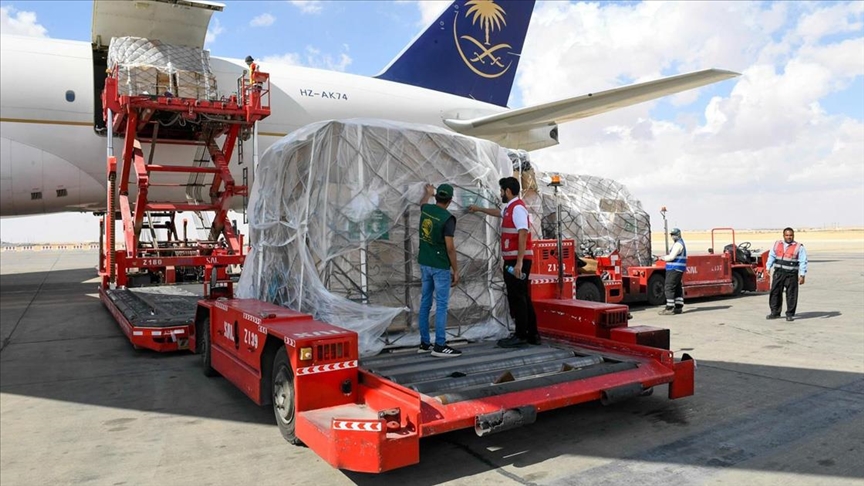 السعودية تسير الطائرة الـ16 لإغاثة متضرري زلزال تركيا