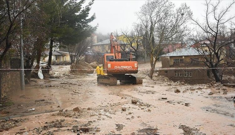 صويلو: ارتفاع وفيات كارثة السيول في تركيا إلى 14 شخصا
