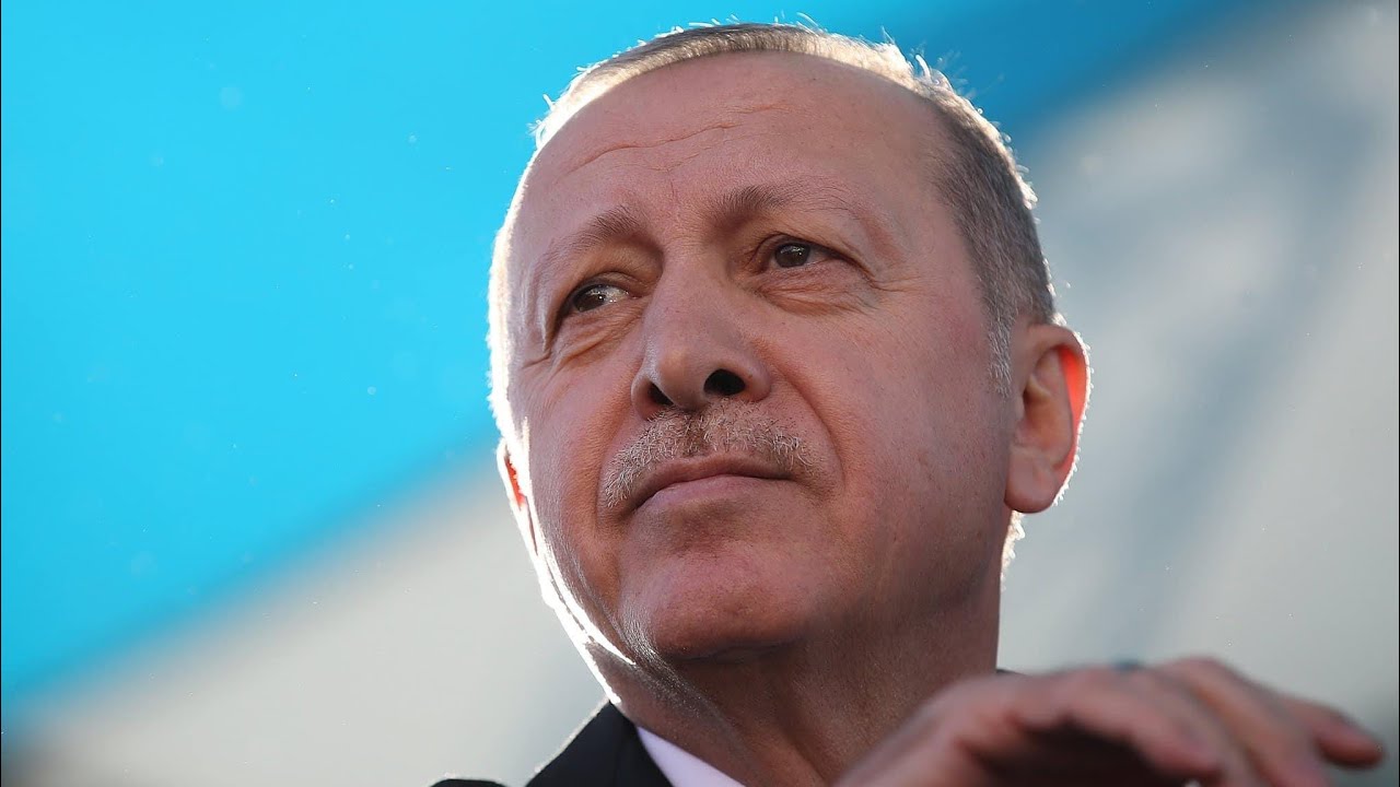 أردوغان يزور الأمانات المقدسة في قصر "توب كابيه" في إسطنبول