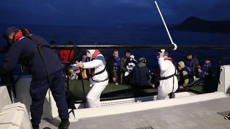 خفر السواحل التركية تنقذ 46 مهاجرا غربي تركيا
