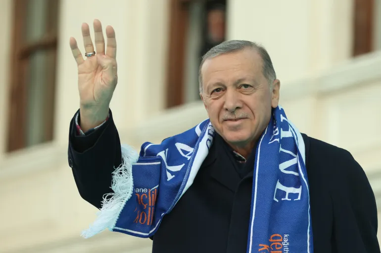 هل يوفر الغرب تكاليف الاحتفال بسقوط أردوغان ليطعم جائعيه؟