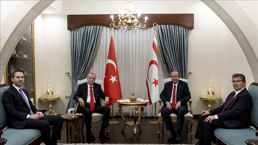 أردوغان يلتقي رئيس قبرص التركية