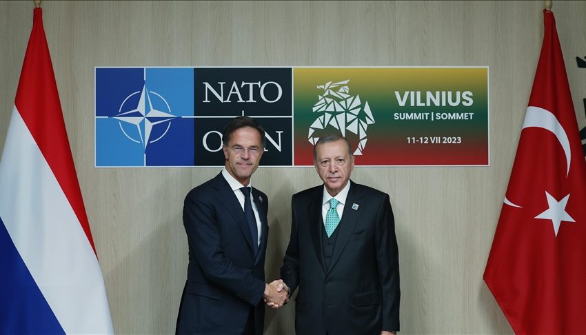  أردوغان يلتقي رئيس وزراء هولندا في قمة الناتو