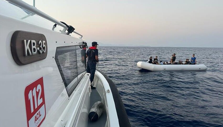  خفر السواحل التركية تنقذ 44 مهاجرا غير نظامي بولايتي إزمير وموغلا