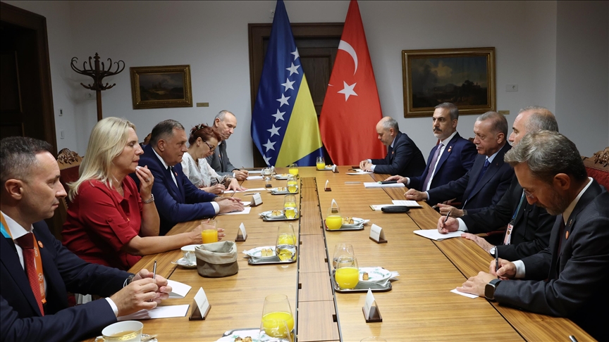 أردوغان يلتقي وفدا من المجلس الرئاسي البوسني