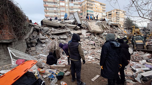  خبير زلازل ياباني يحذر من زلزال مدمر قد يضرب مدينة إسطنبول