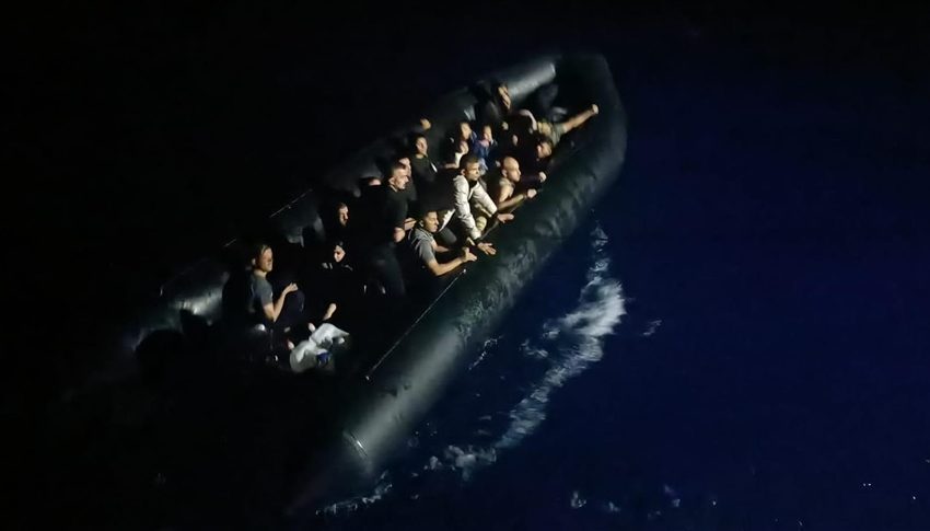 خفر السواحل التركية تنقذ 44 مهاجرا قبالة سواحل إزمير
