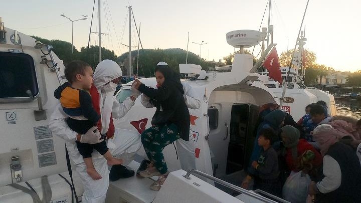 خفر السواحل التركية تنقذ 64 مهاجرا وتضبط 16 آخرين في بحر إيجة