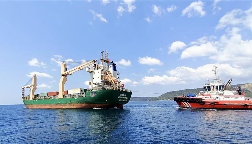وزارة النقل والبنية التحتية التركية تقرر تعليق حركة السفن مؤقتا بمضيق جناق قلعة
