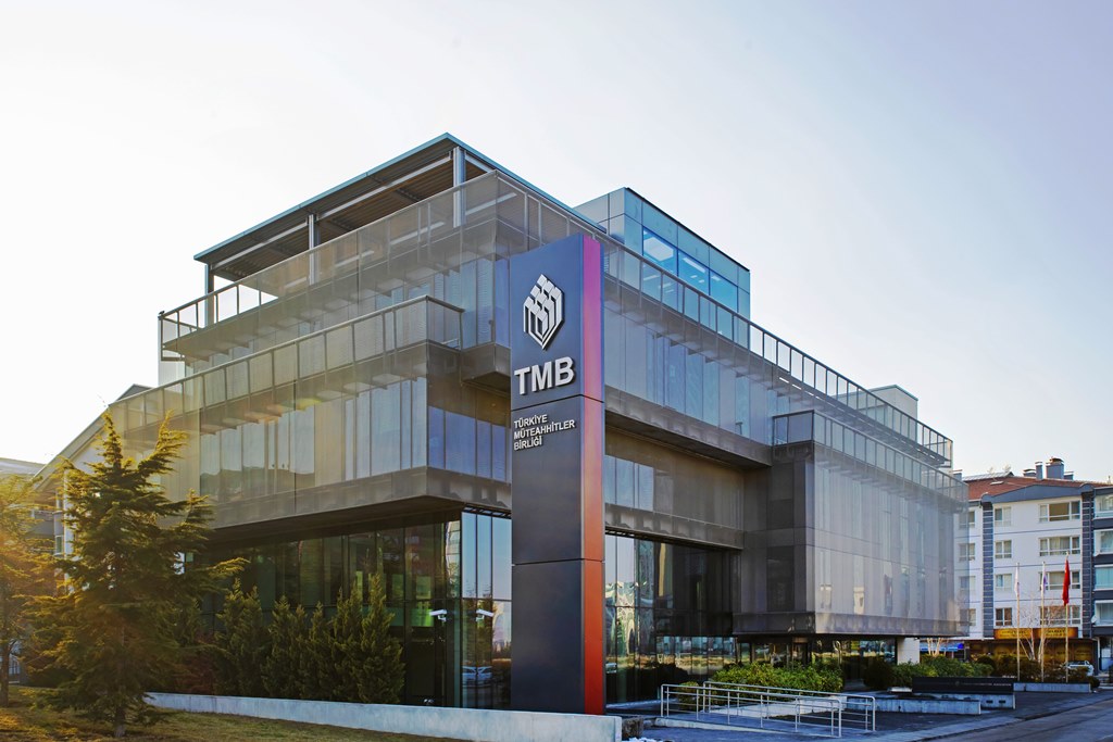 طريق التنمية التركي العراقي محط اهتمام المقاولين الأتراك