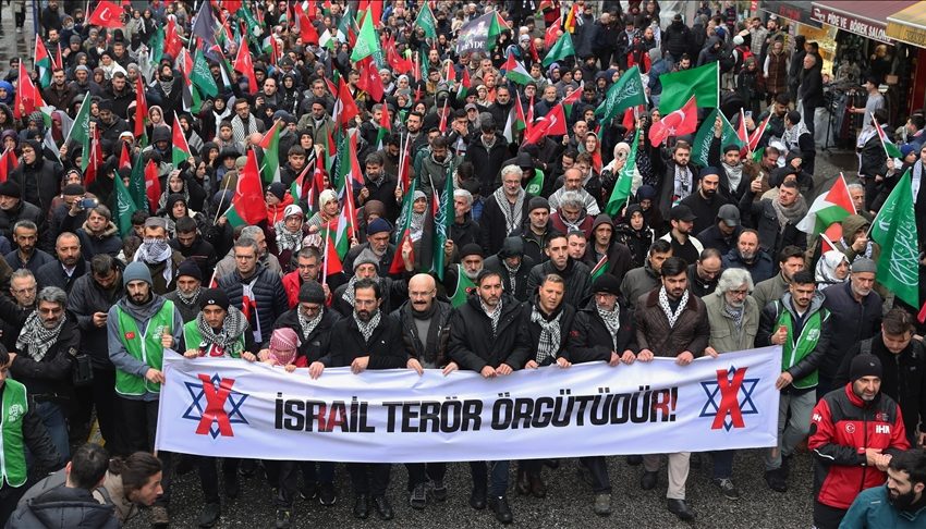  إسطنبول.. مسيرة حاشدة تندد بالإرهاب وتتضامن مع غزة