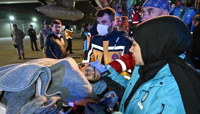  تركيا تستقبل 85 جريح من غزة لتلقي العلاج الطبي في أنقرة
