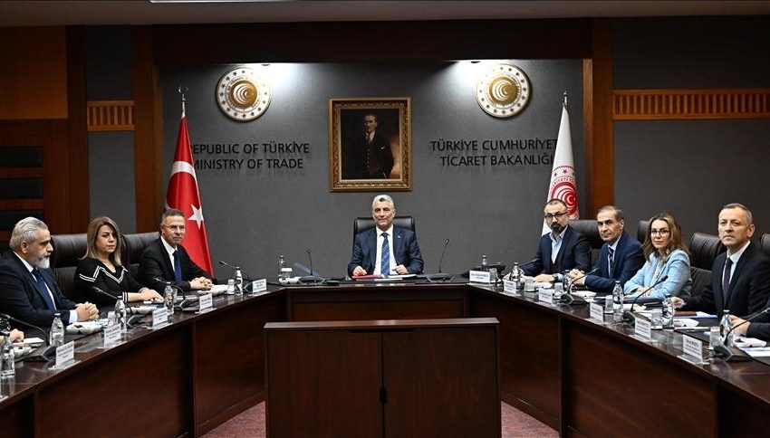 وزير التجارة التركي يلتقي رجال أعمال فلسطينيين