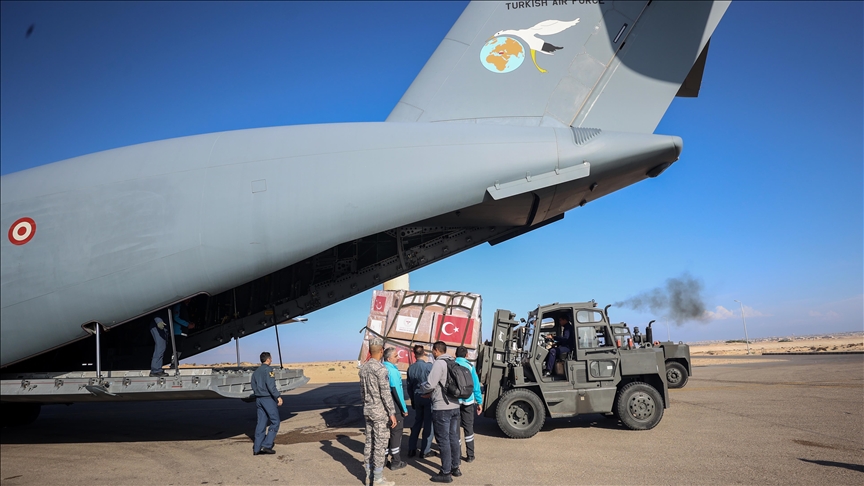 طائرة تركية محملة بمساعدات طبية لغزة تصل مطار العريش