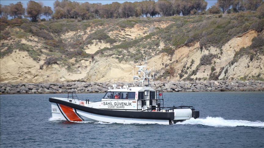 فرق الإنقاذ تواصل البحث عن مهاجرين مفقودين غرب تركيا