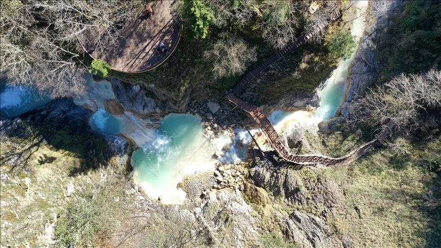 غيراسون التركية.. ارتفاع معدل زوار برك غوكسو الكلسية بـ50 بالمئة