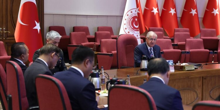 وزير الدفاع التركي: نأمل زيادة تعاوننا العسكري مع دول آسيان