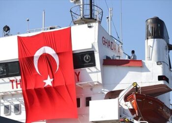 تقل مساعدات.. سفينة خير تنطلق من تركيا إلى الصومال