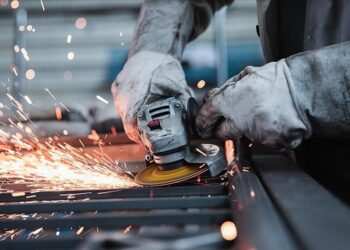 تركيا.. معايير جديدة لسوق العمل تستهدف العمال الأجانب