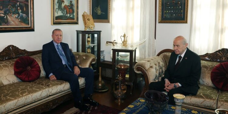 تركيا.. جدل الدستور الجديد والانتخابات المبكرة.. حقبة سياسية جديدة؟