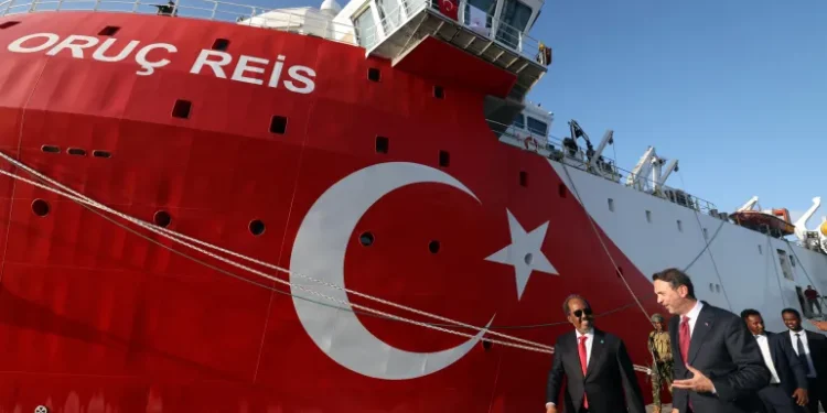 تركيا تبدأ التنقيب عن النفط والغاز في الصومال