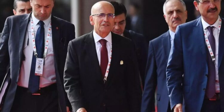 وزير المالية التركي يزور قطر والكويت في جولة خليجية لتعزيز الاستثمار