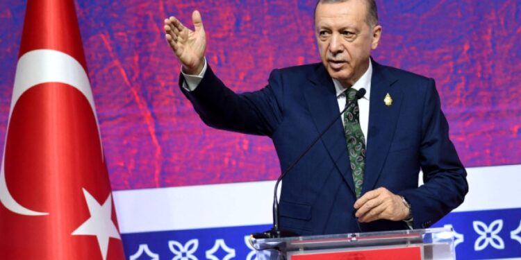 أردوغان: بابنا مفتوح أمام اللاجئين من سوريا ولبنان