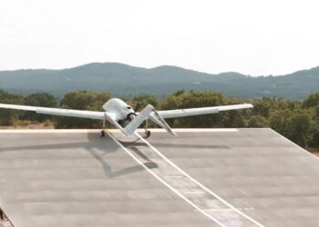 تواصل المسيرة التركية SIHA Bayraktar TB3 النجاح في عمليات اختبار الإقلاع المنحدر