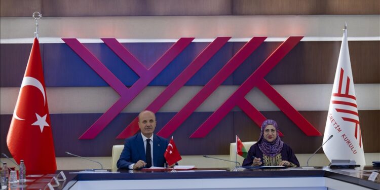 أنقرة.. تركيا وسلطنة عمان توقعان مذكرة تعاون في التعليم العالي