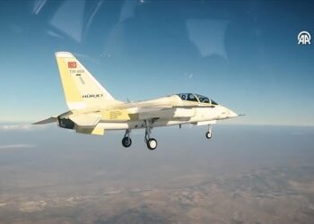 توساش التركية تختبر أول إقلاع للنموذج الثاني من طائرة حرجيت