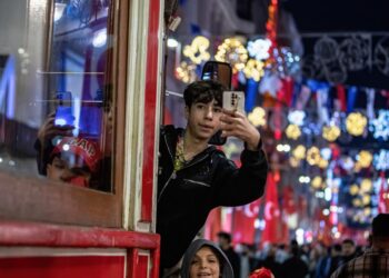 تركيا: خطة لفرض قيود عمرية على استخدام وسائل التواصل الاجتماعي